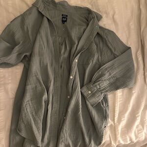 GAP button down